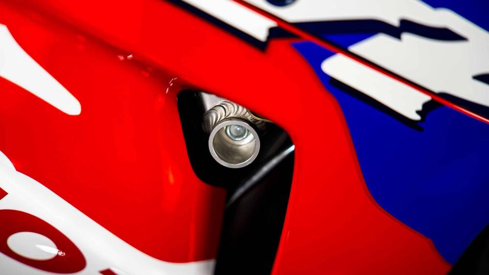 Honda RVF 750 R RC45  (13)