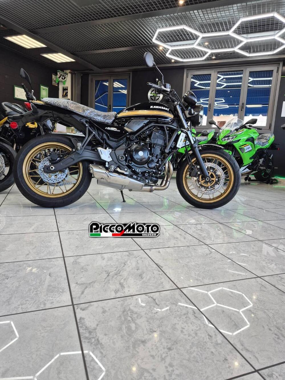 Kawasaki Z 650 RS (2025 - 26) (10)