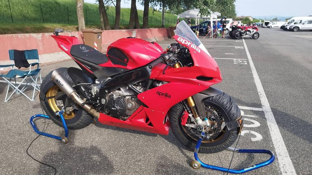 Aprilia RSV4 Factory APRC ABS (2011 - 15) (10)