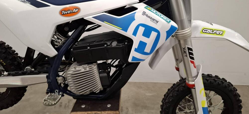 Husqvarna EE 3 (2023 - 24) (3)