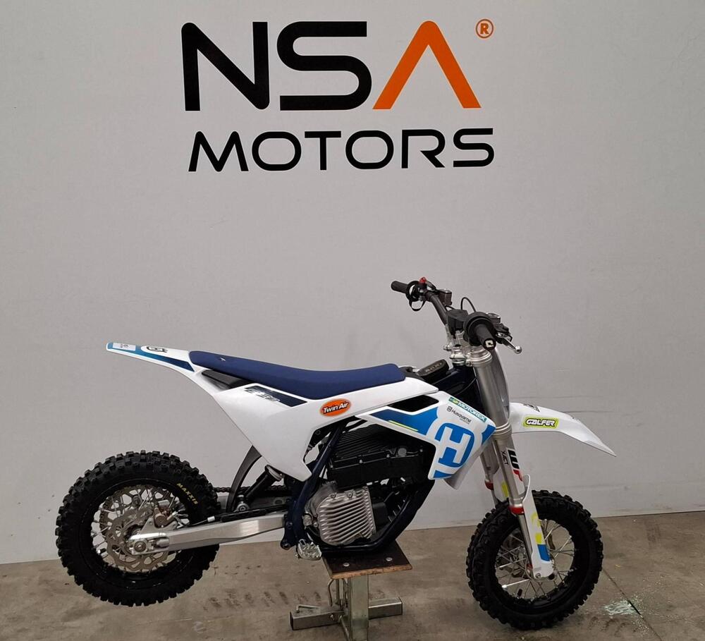 Husqvarna EE 3 (2023 - 24) (2)