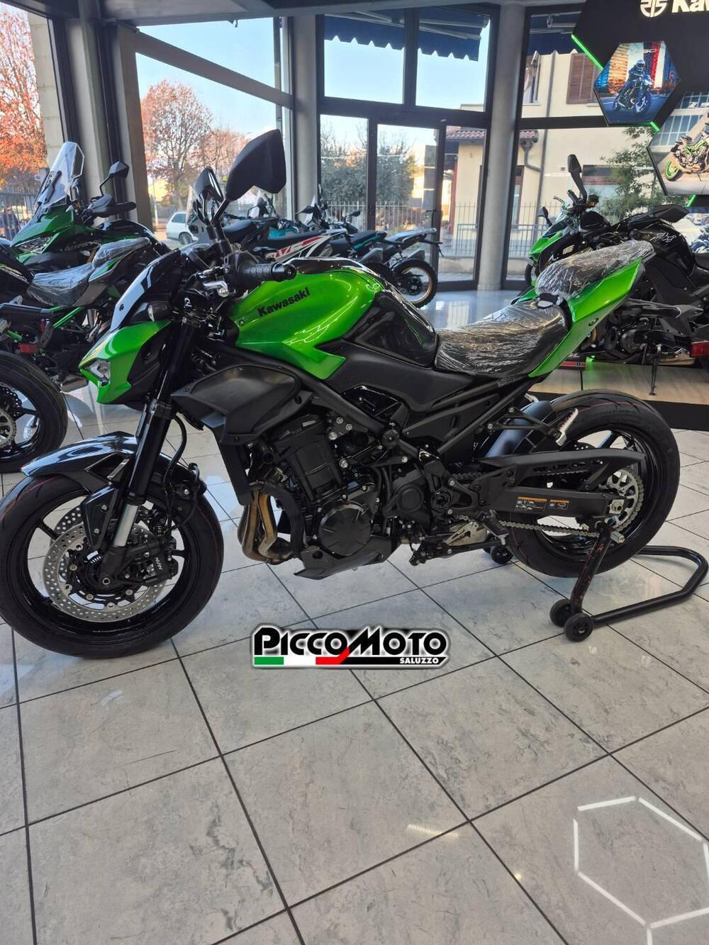 Kawasaki Z 900 (2025 - 26) (10)