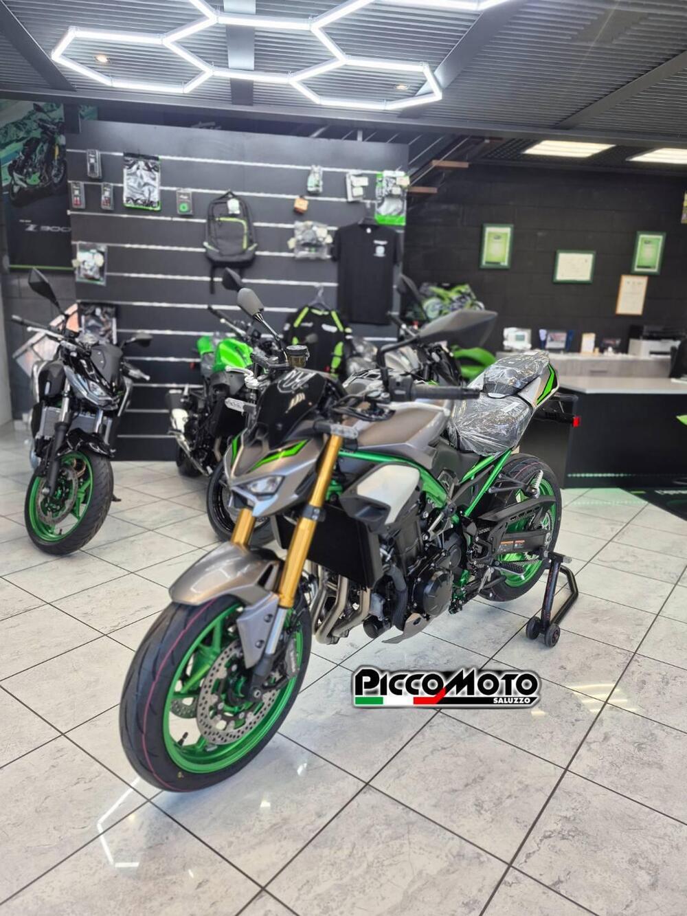 Kawasaki Z 900 SE (2025 - 26) (2)