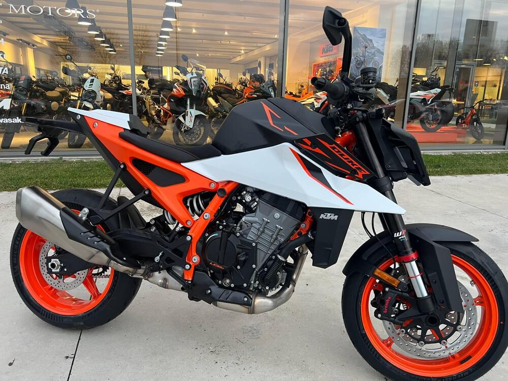 KTM 990 Duke R (2026)