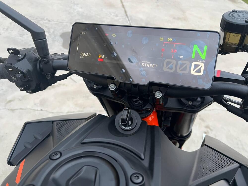 KTM 990 Duke R (2026) (2)