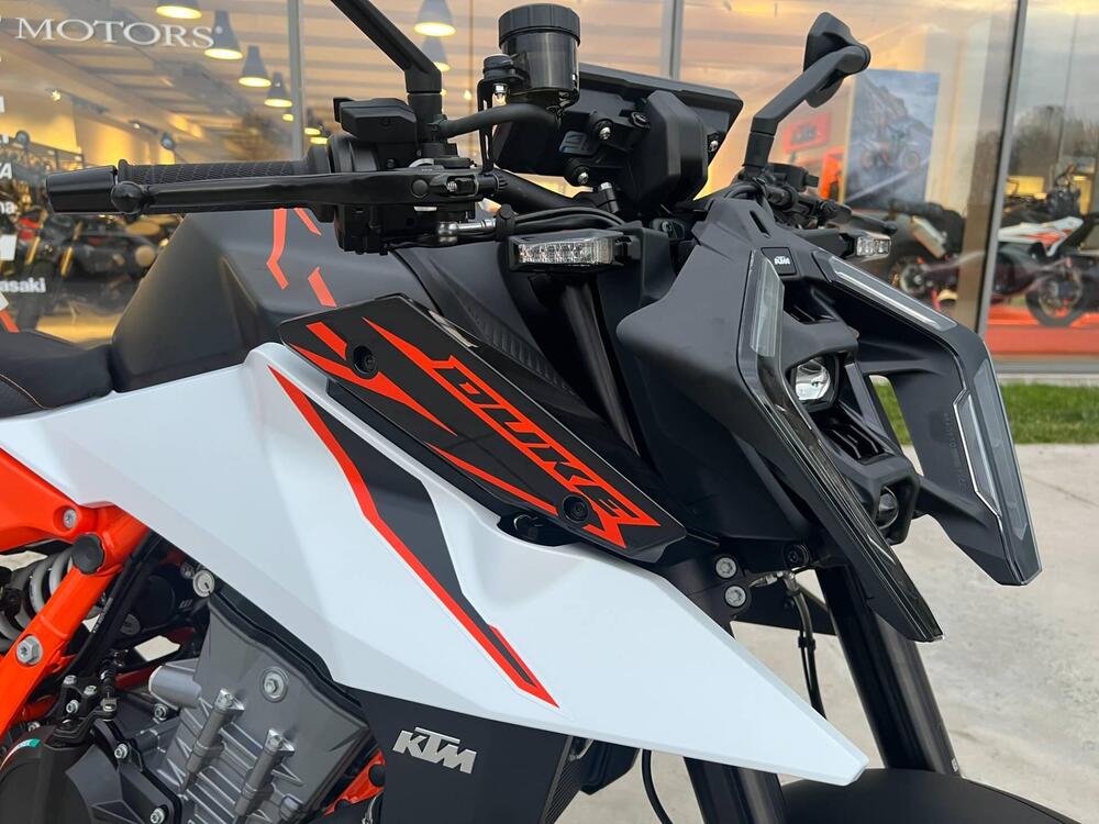 KTM 990 Duke R (2026) (4)