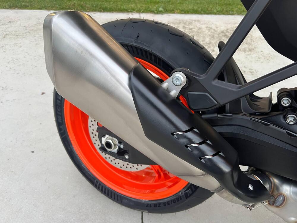 KTM 990 Duke R (2026) (6)