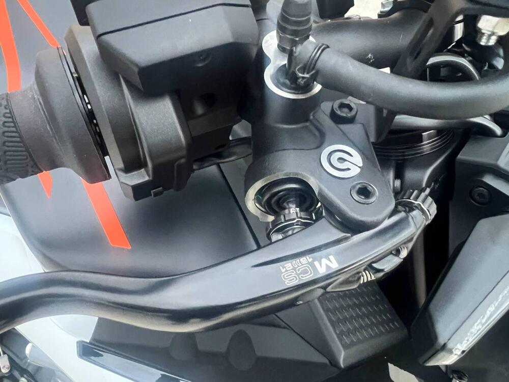 KTM 990 Duke R (2026) (7)