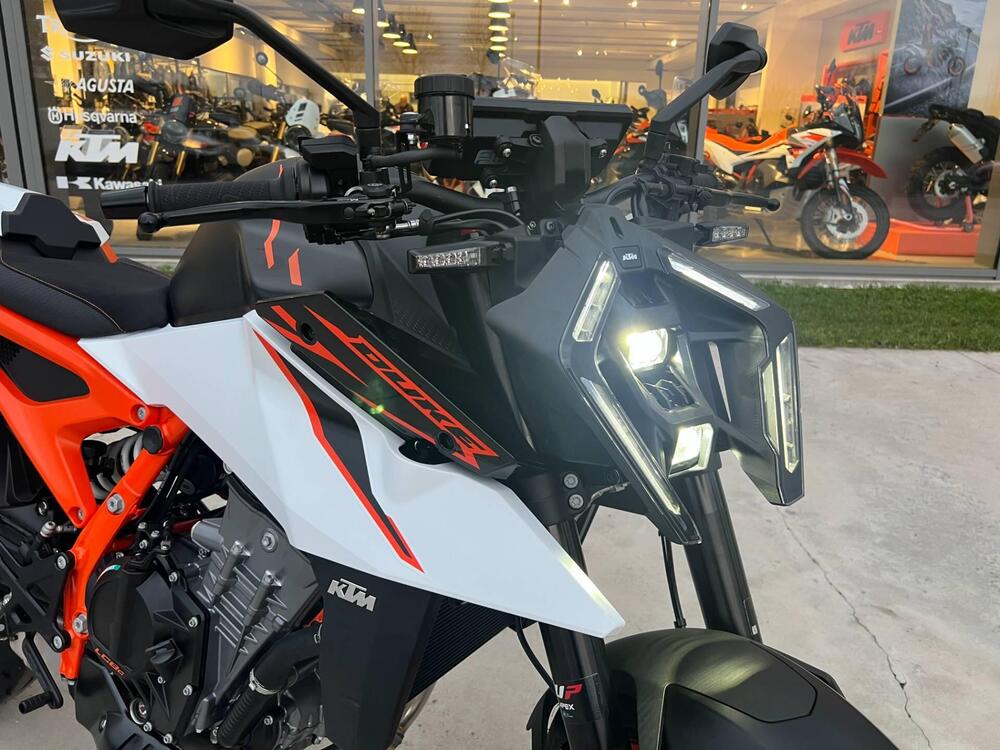 KTM 990 Duke R (2026) (14)