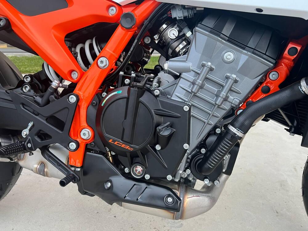 KTM 990 Duke R (2026) (15)