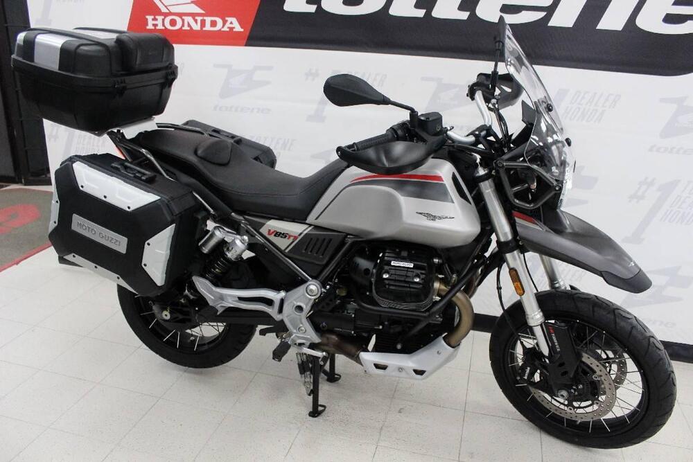 Moto Guzzi V85 TT Travel (2021 - 23) (3)