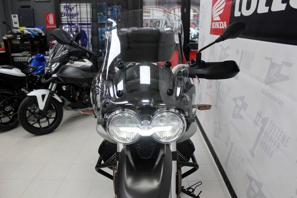 Moto Guzzi V85 TT Travel (2021 - 23) (4)