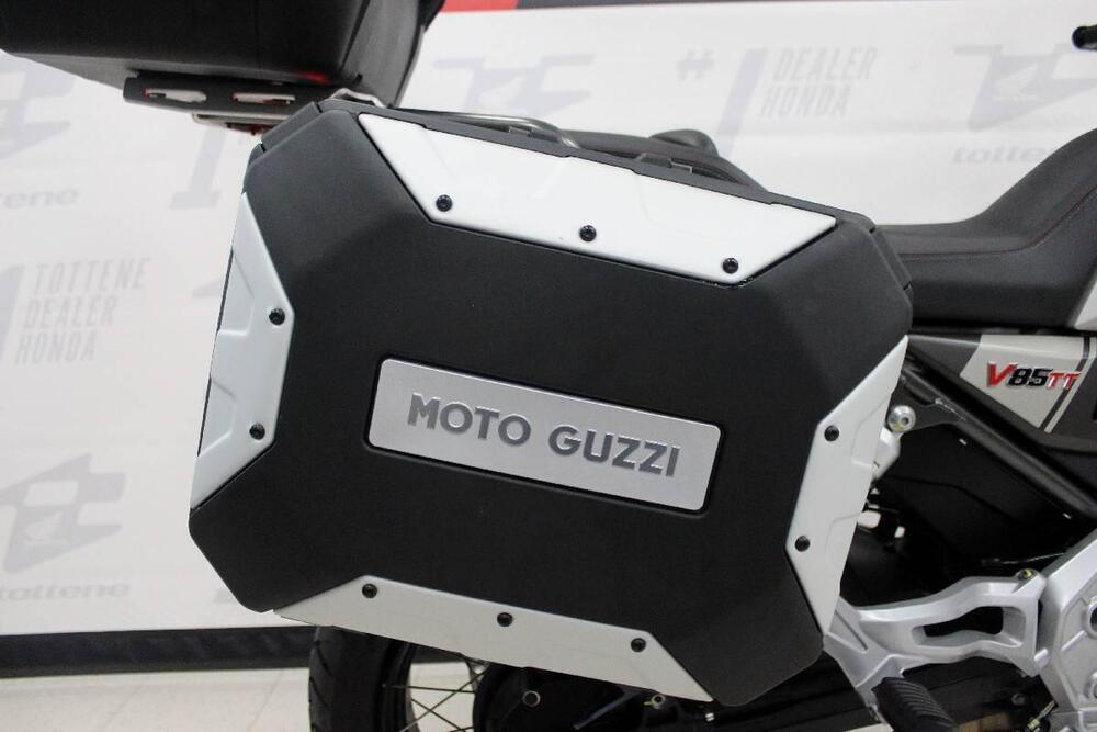 Moto Guzzi V85 TT Travel (2021 - 23) (5)