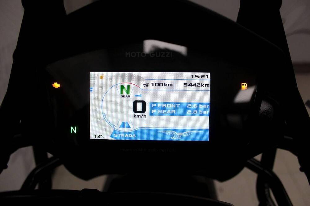 Moto Guzzi V85 TT Travel (2021 - 23) (7)