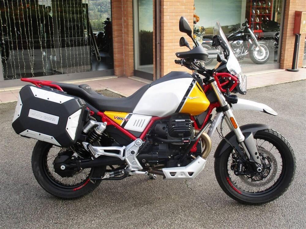 Moto Guzzi V85 TT Evocative Graphics (2019 - 20)