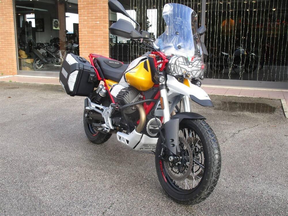 Moto Guzzi V85 TT Evocative Graphics (2019 - 20) (2)