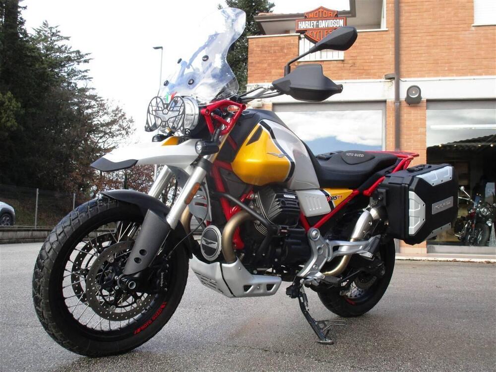 Moto Guzzi V85 TT Evocative Graphics (2019 - 20) (3)