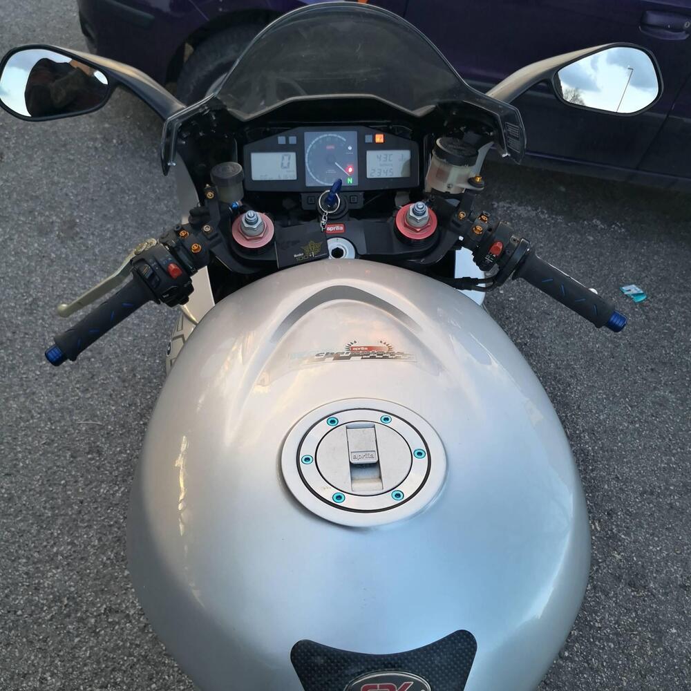 Aprilia SL 1000 Falco (2000 - 04)