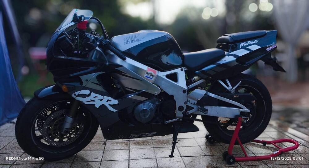 Honda CBR 900 FIREBLADE  (4)