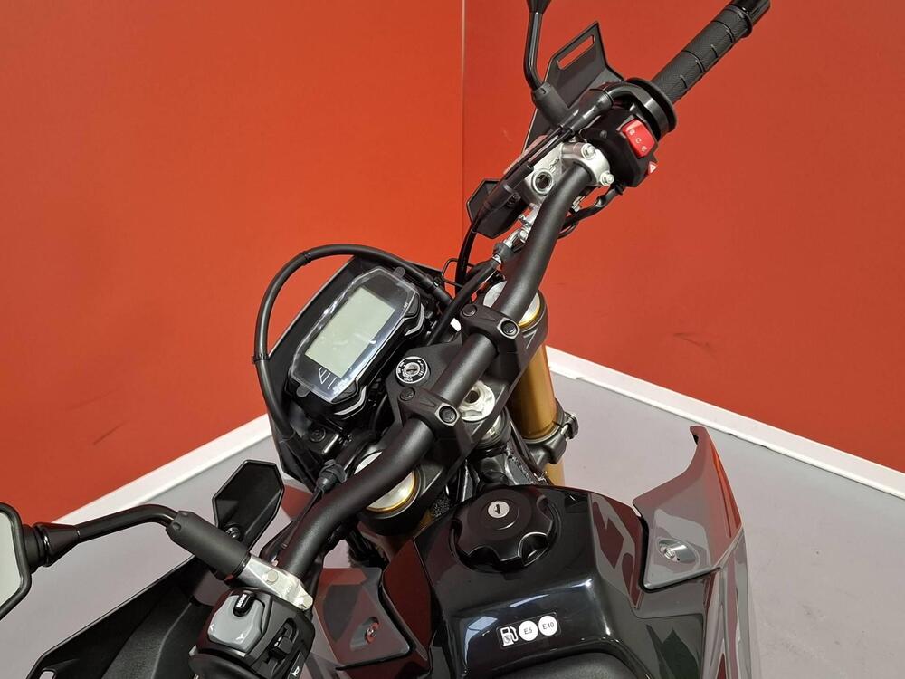 Suzuki DR-Z4S (2025) (3)