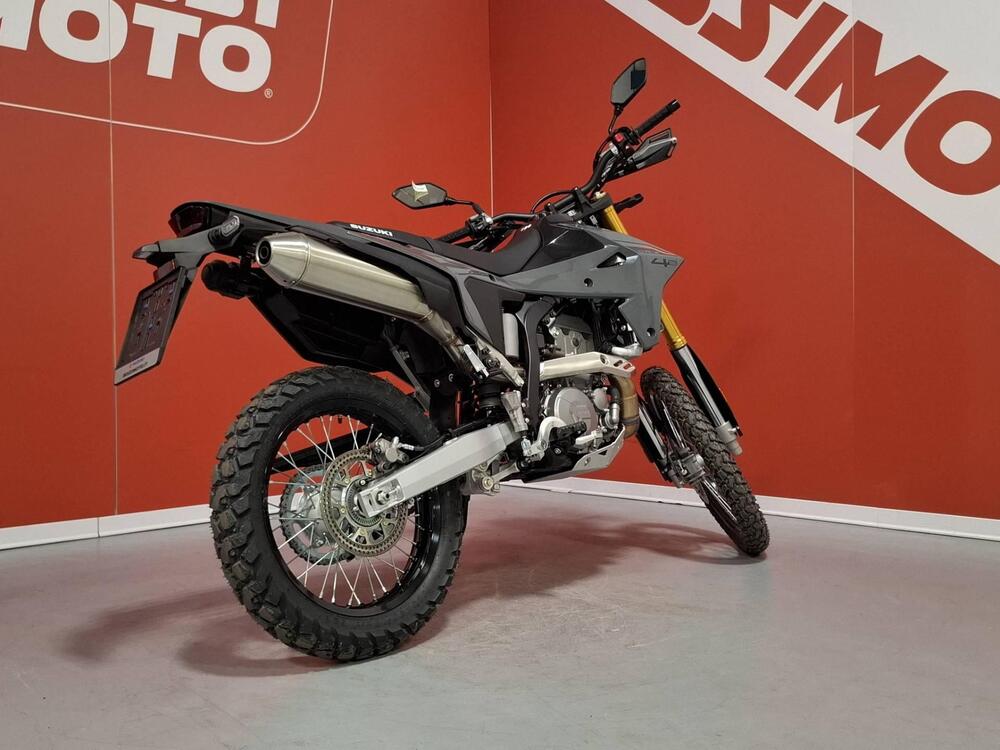 Suzuki DR-Z4S (2025) (5)