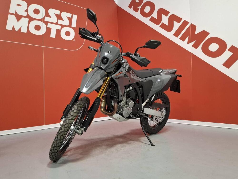 Suzuki DR-Z4S (2025) (8)