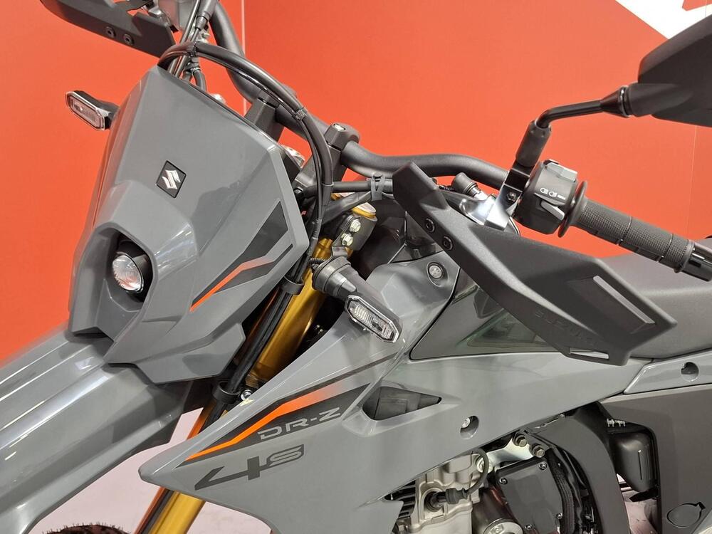 Suzuki DR-Z4S (2025) (9)