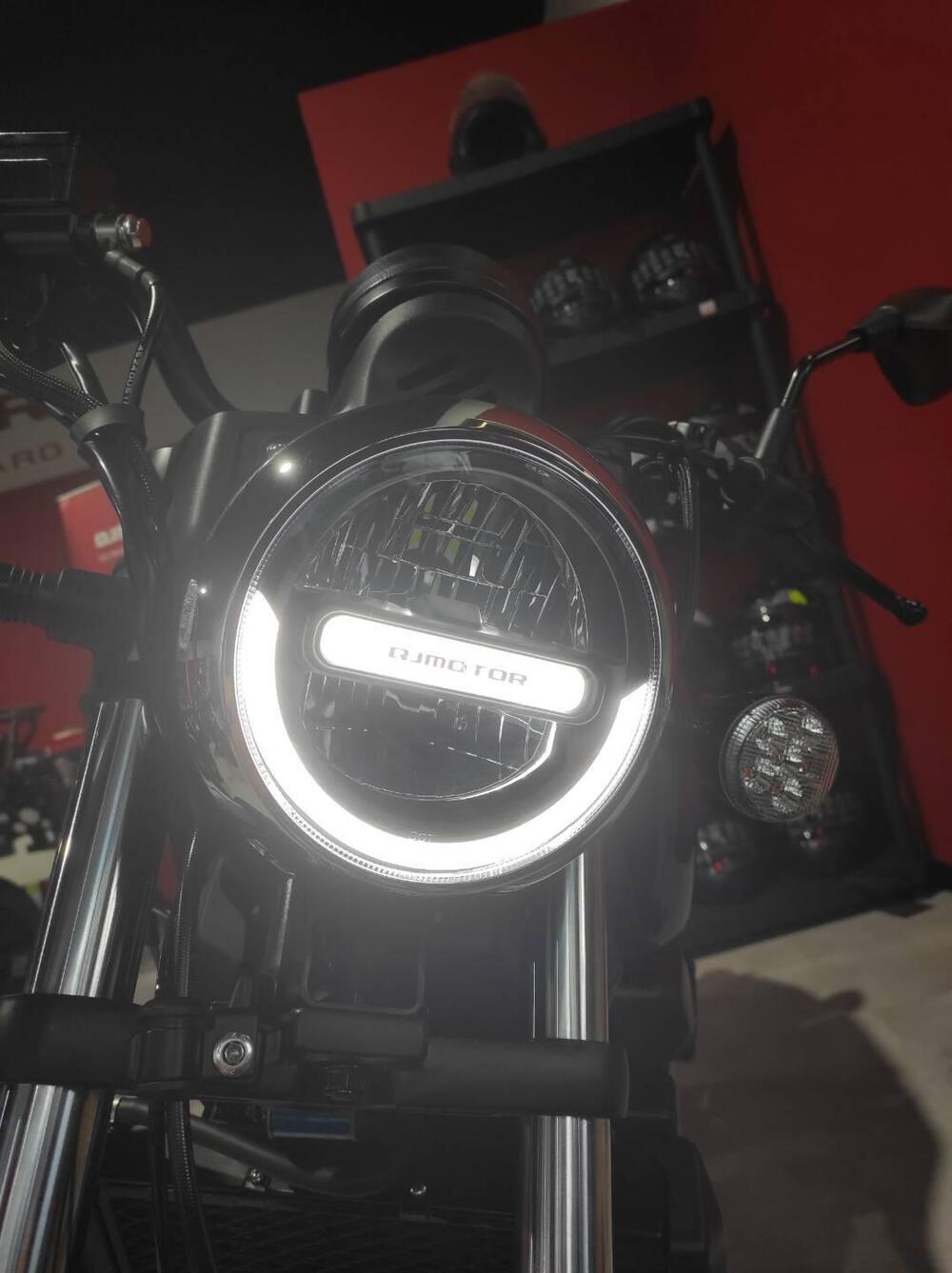 QJ Motor SRV 125 (2025) (5)