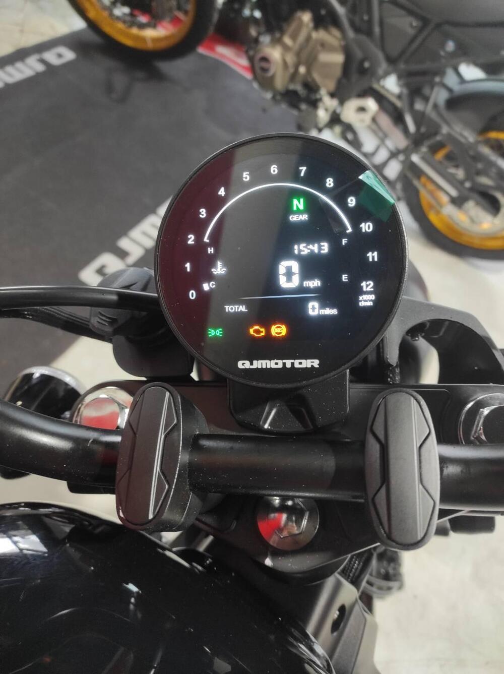 QJ Motor SRV 125 (2025) (6)