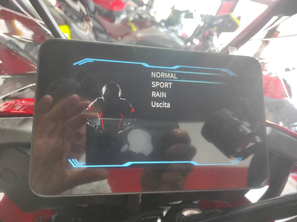 QJ Motor SRT 900 SX (2025) (5)