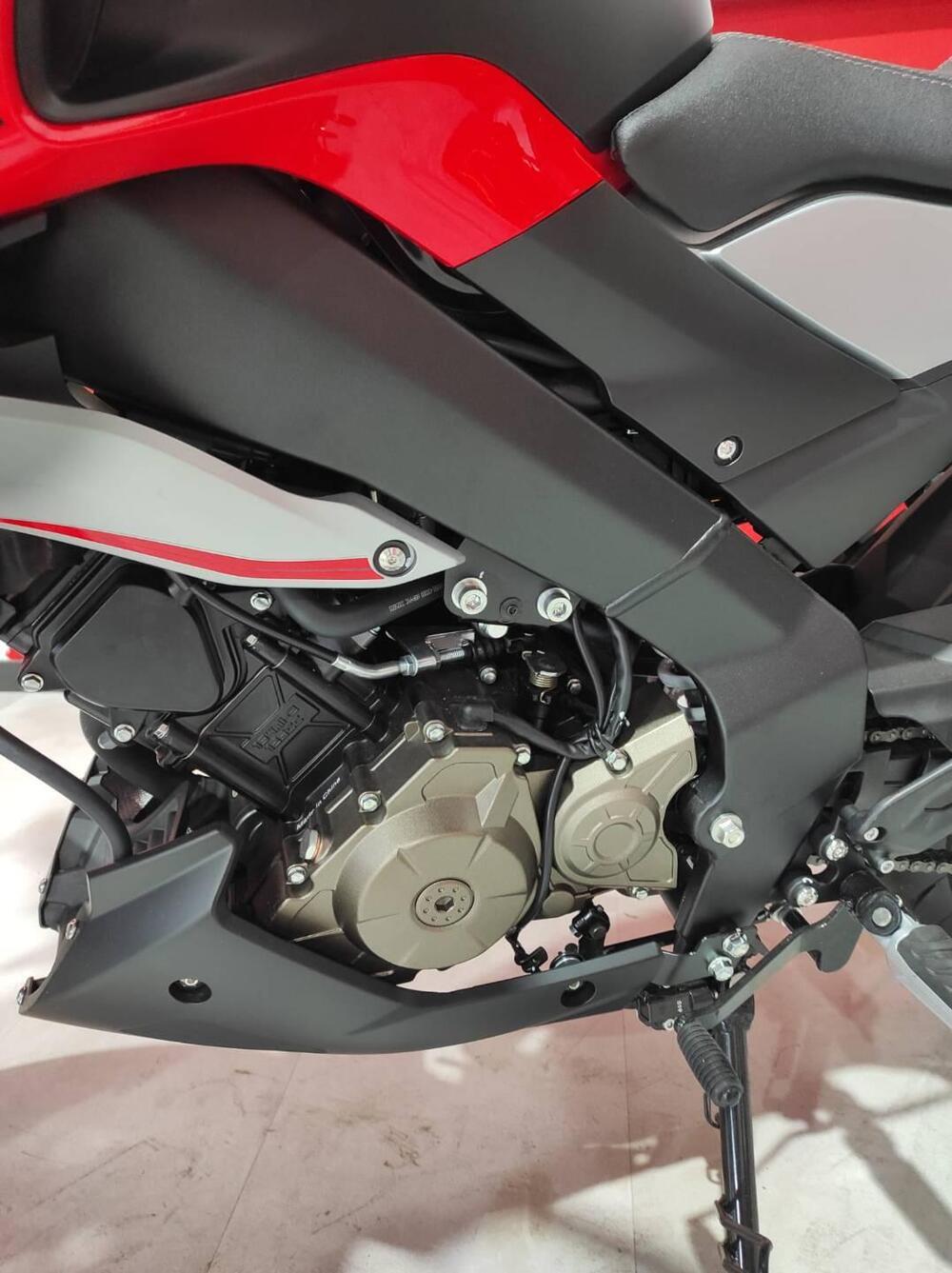 QJ Motor SRK 125 S (2025) (4)