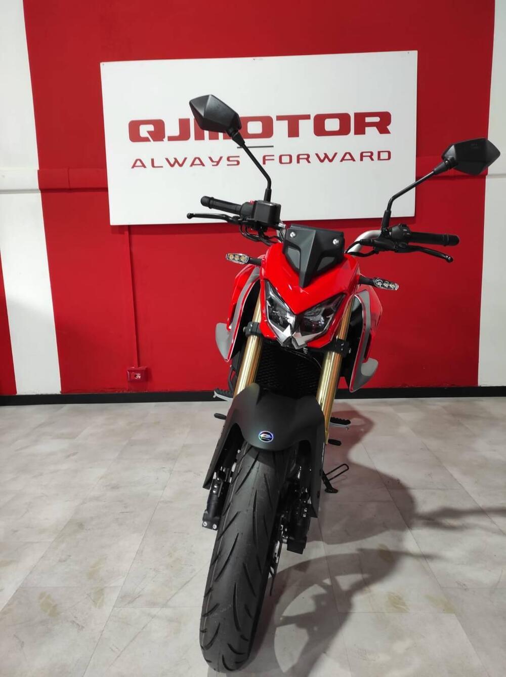 QJ Motor SRK 125 S (2025) (7)