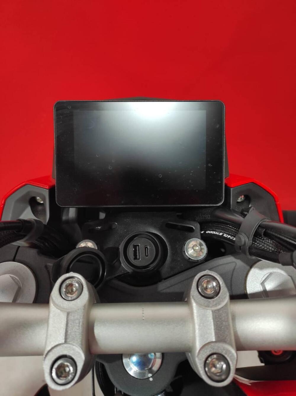 QJ Motor SRK 125 S (2025) (9)