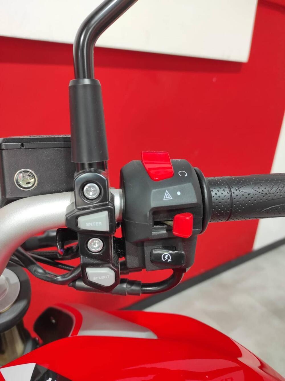 QJ Motor SRK 125 S (2025) (10)