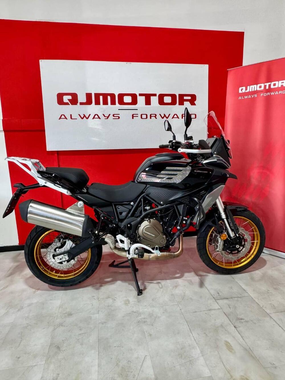 QJ Motor SRT 700 SX (2025) (10)