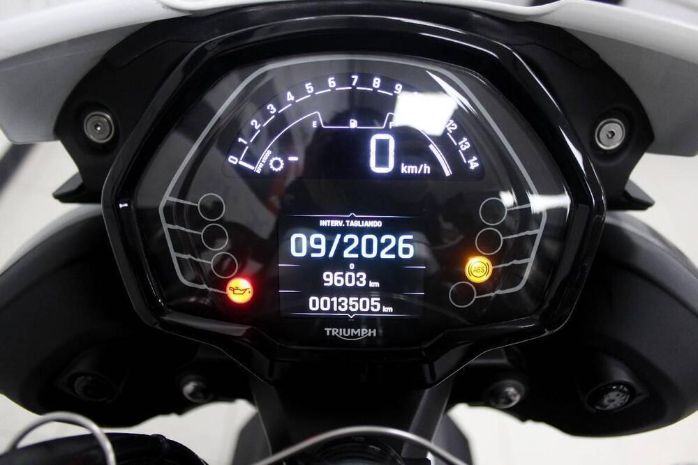 Triumph Street Triple 765 R (2023 - 25) (6)