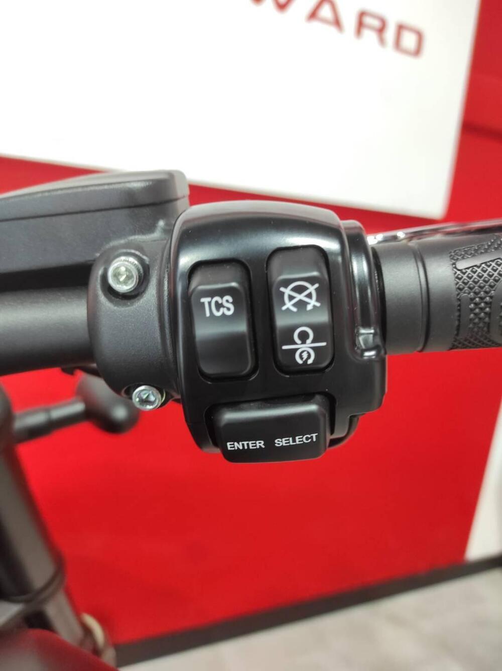 QJ Motor SRV 600 V (2025) (7)