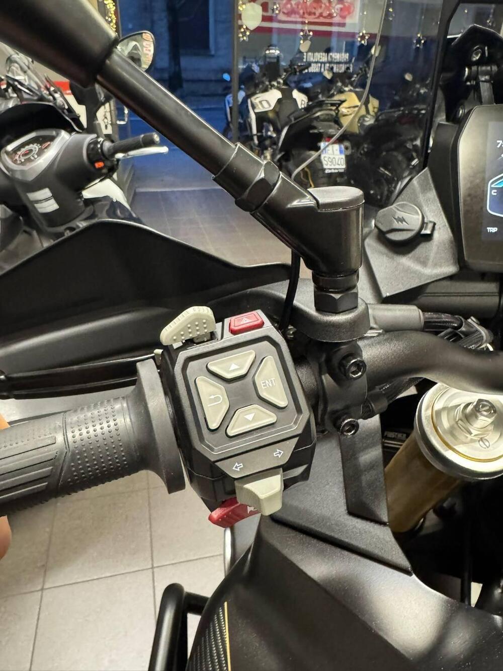 Voge Valico 900DSX (2024 - 25) (6)