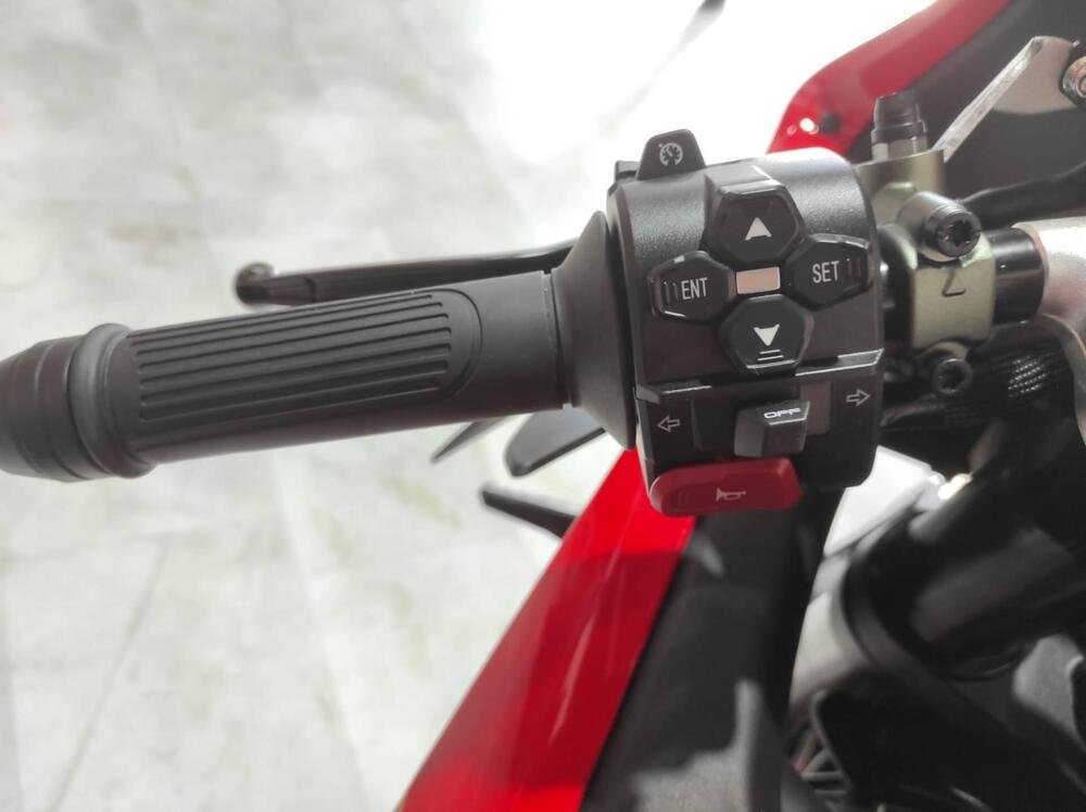 QJ Motor SRK 921 RR (2025) (8)