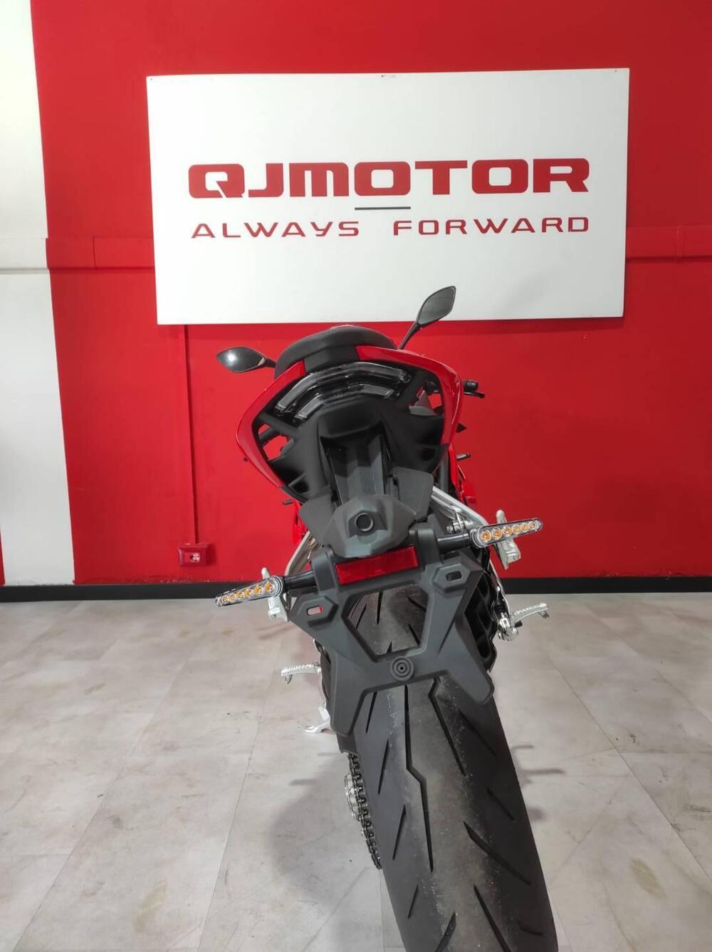 QJ Motor SRK 921 RR (2025) (12)