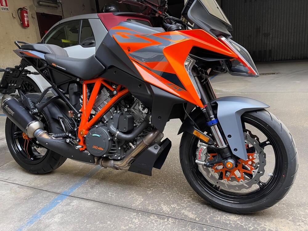 KTM 1290 Super Duke GT (2022 - 25) (2)