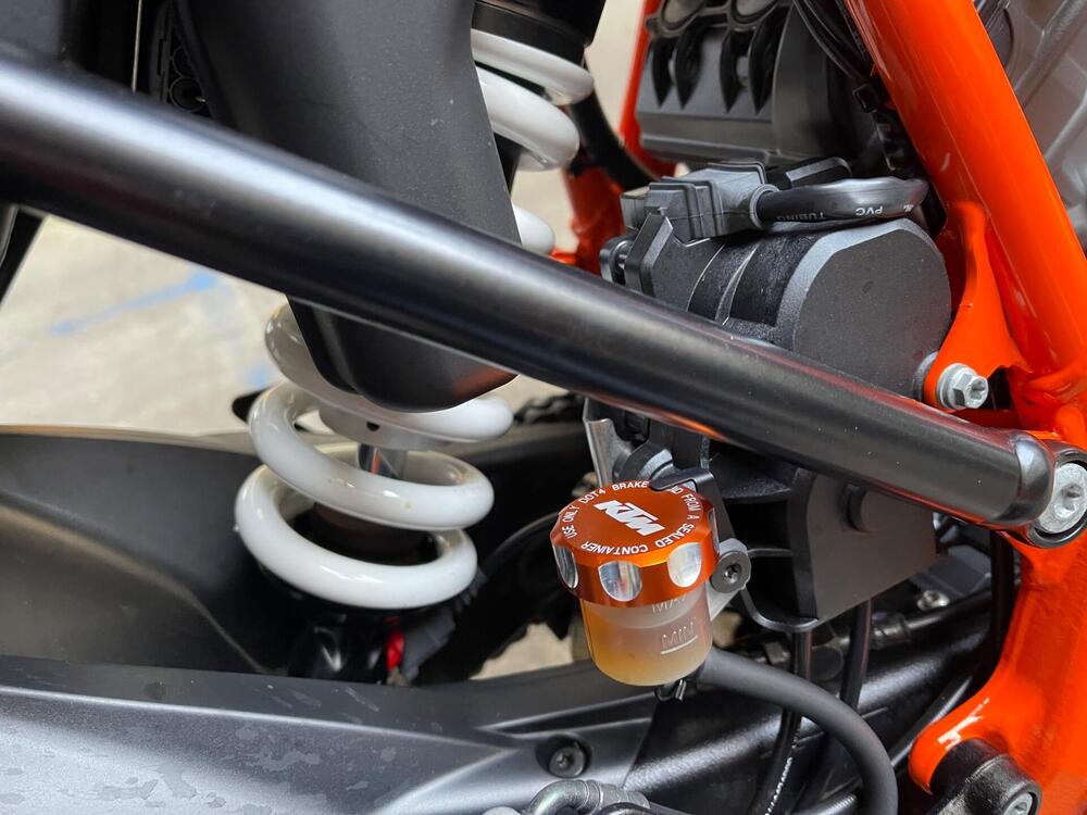 KTM 1290 Super Duke GT (2022 - 25) (6)