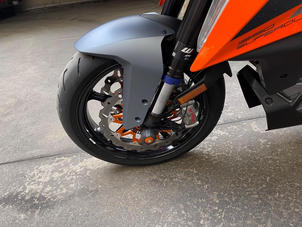 KTM 1290 Super Duke GT (2022 - 25) (12)
