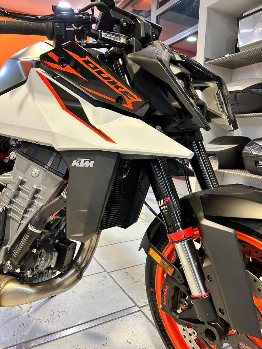 KTM 990 Duke R (2026) (4)