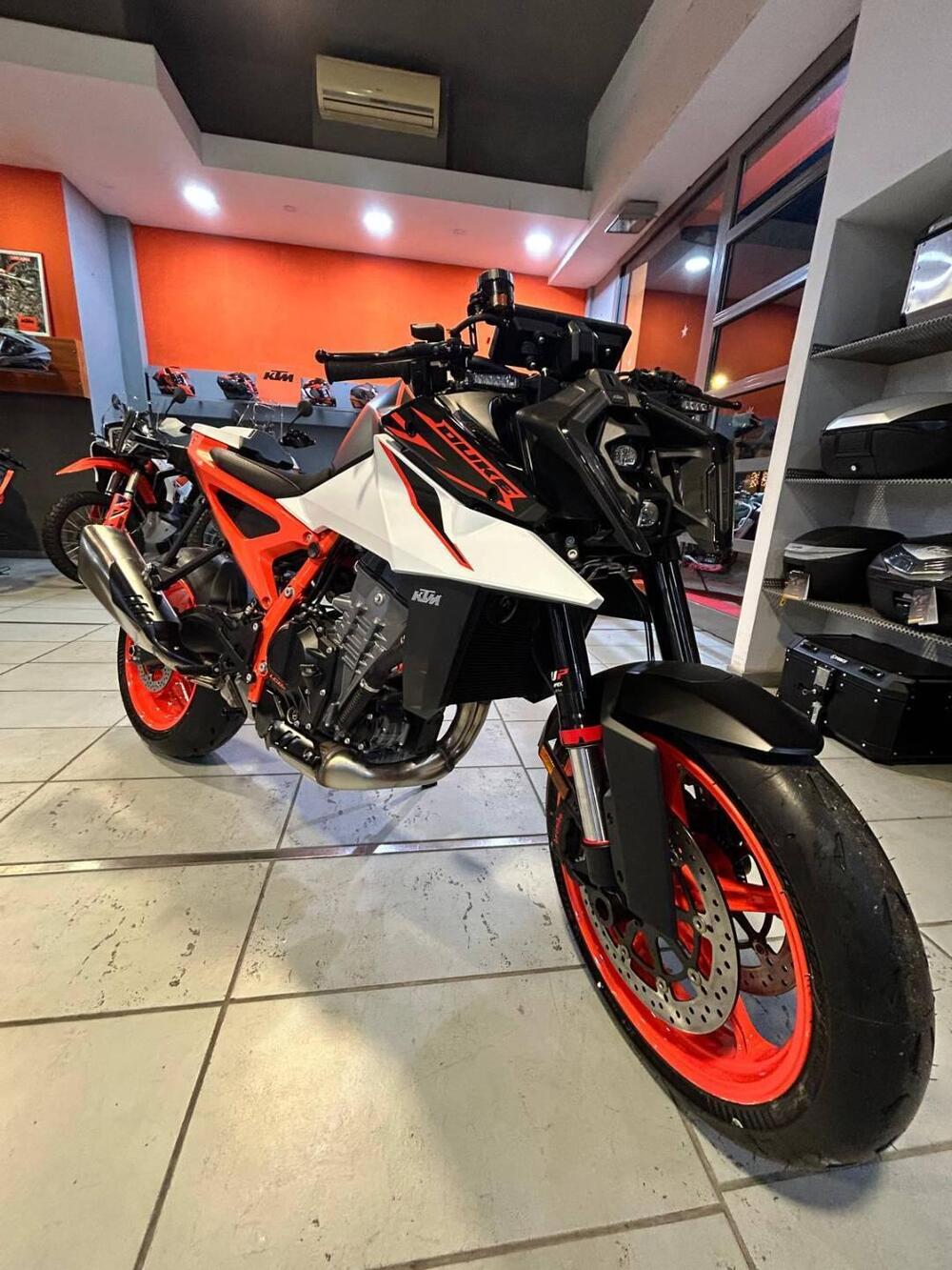 KTM 990 Duke R (2026) (3)