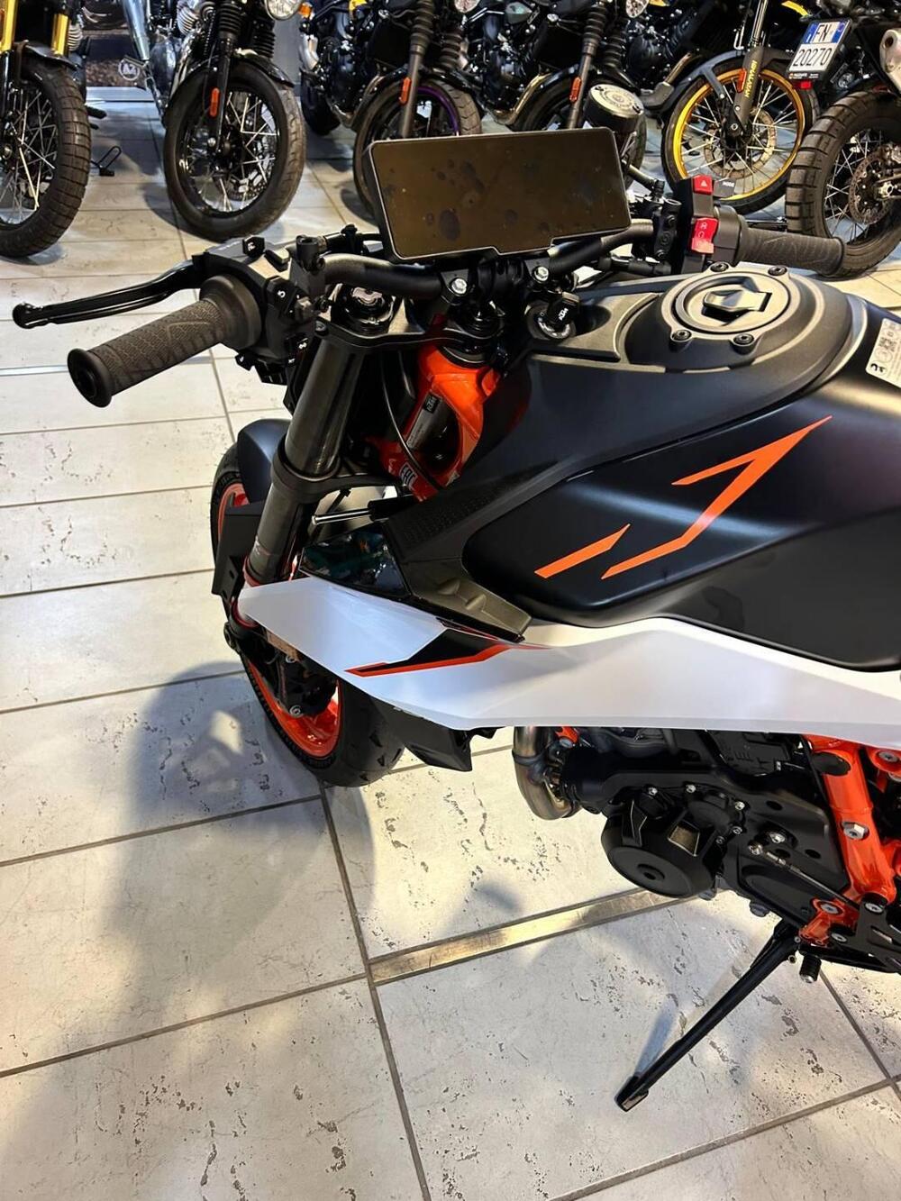 KTM 990 Duke R (2026) (5)