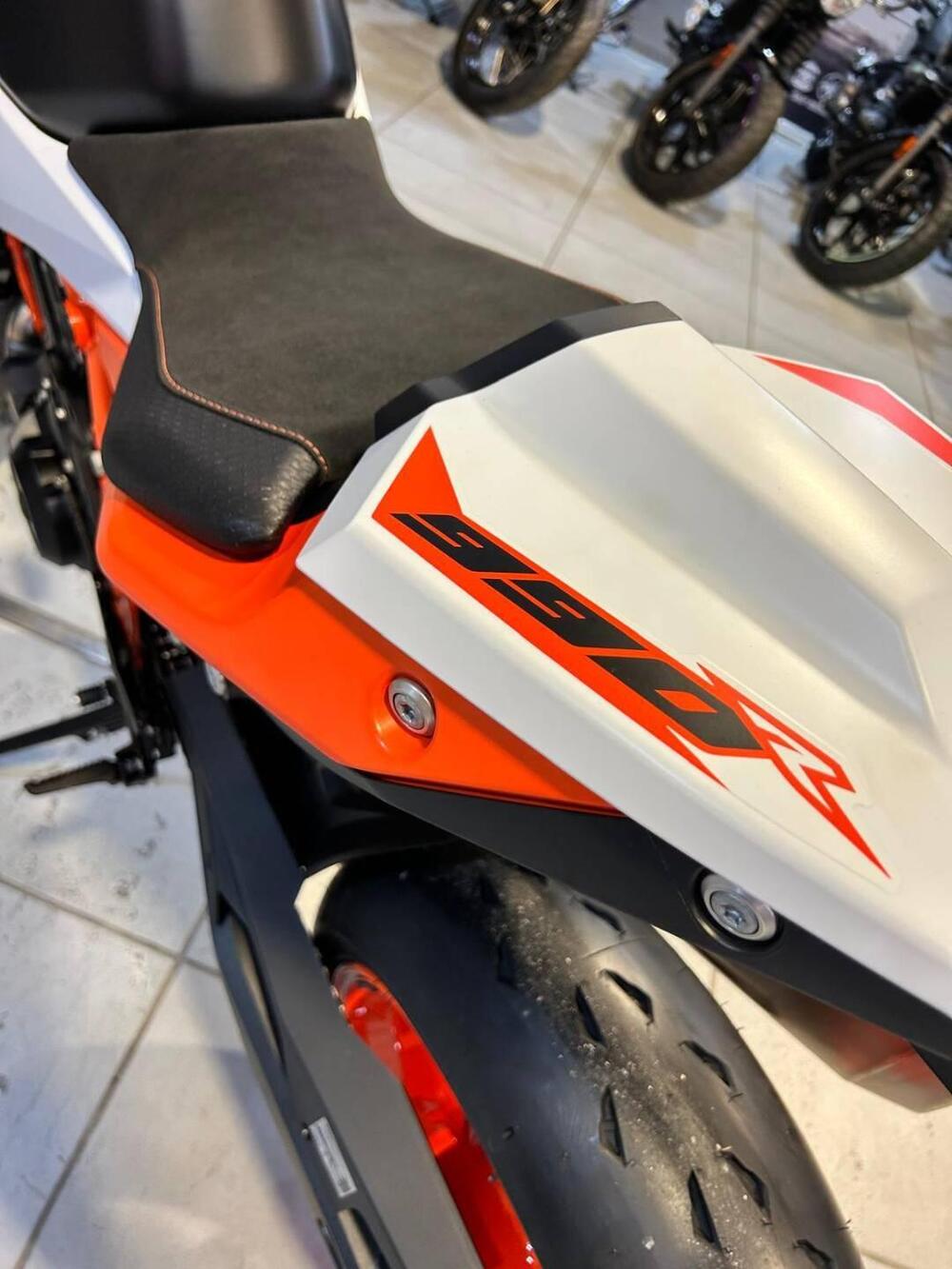 KTM 990 Duke R (2026) (9)
