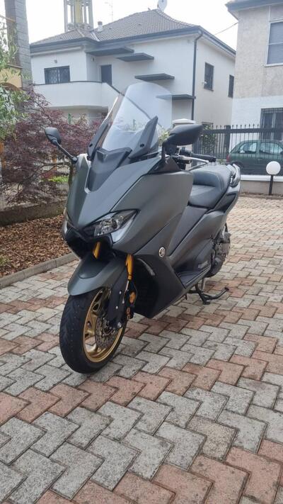 Yamaha T-Max 560 Tech Max (2021) usata