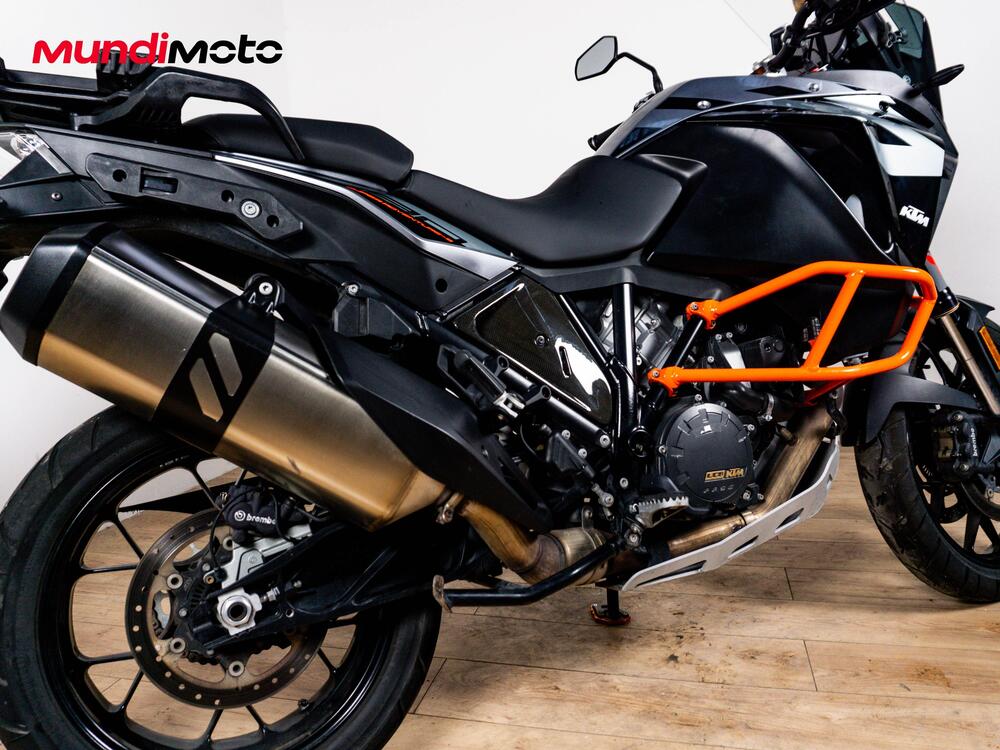 KTM 1290 Super Adventure S (2021) (4)