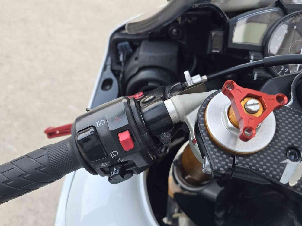 Yamaha YZF R1 (2007 - 08) (12)